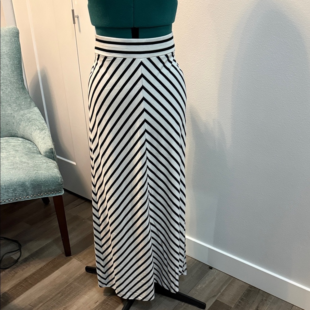 The Limited Chevron Black and White Maxi Skirt